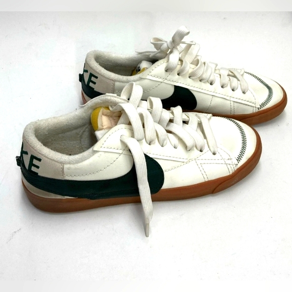 nike blazer low white gum